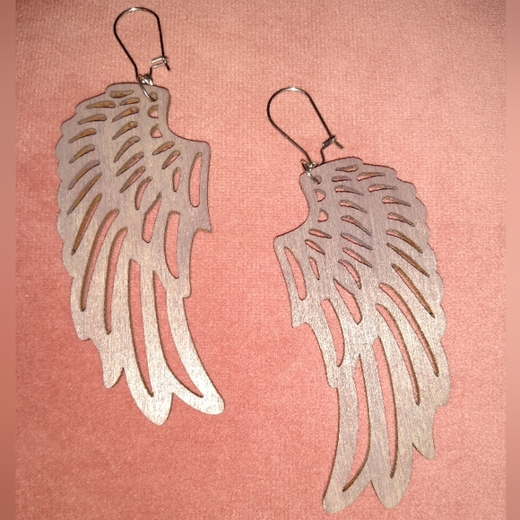 4" Hand Painted Slate Gray Wood Wing Earrings Grey Angel Big Bird Wings New - Picture 8 of 9
